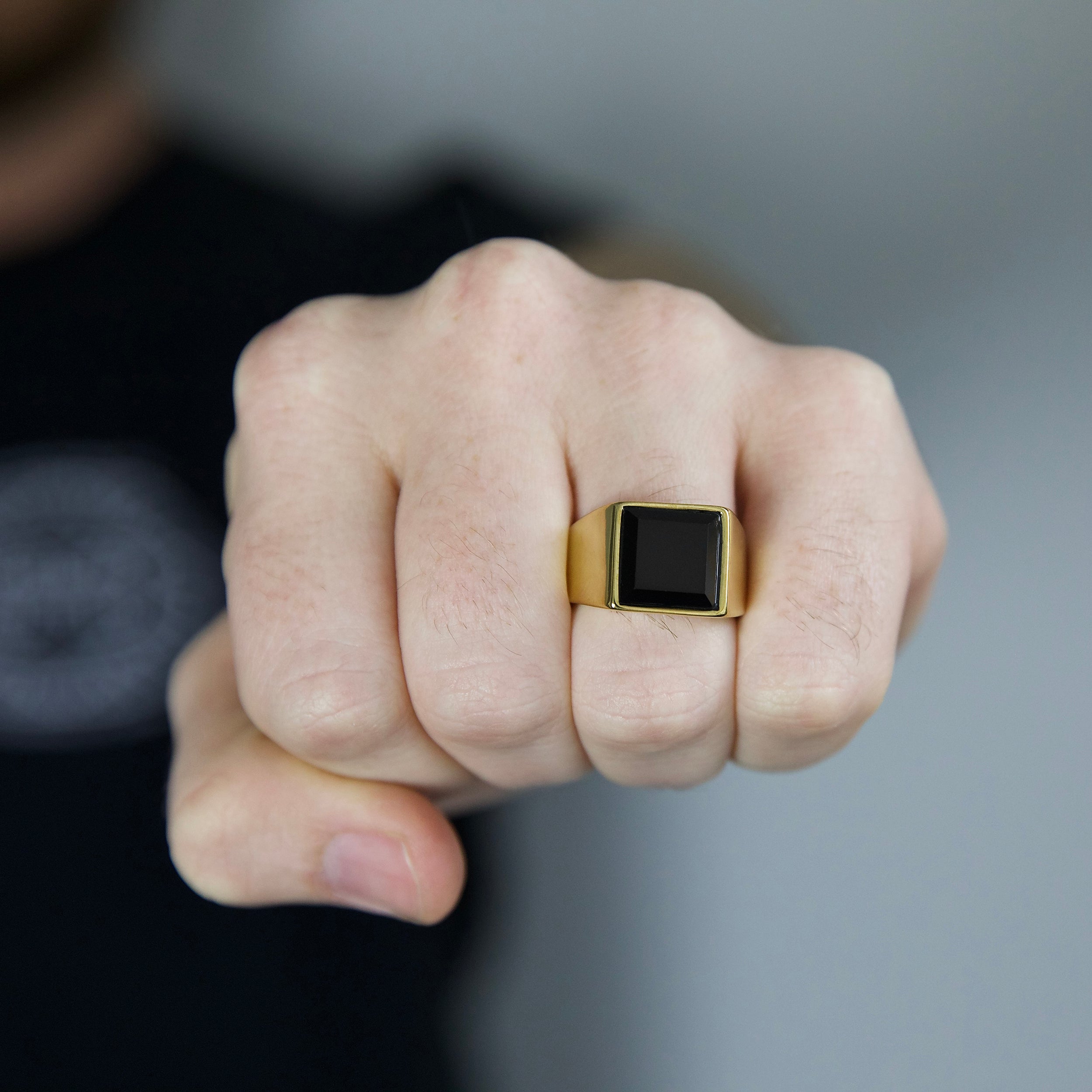 Modern Onyx Ring - Gold