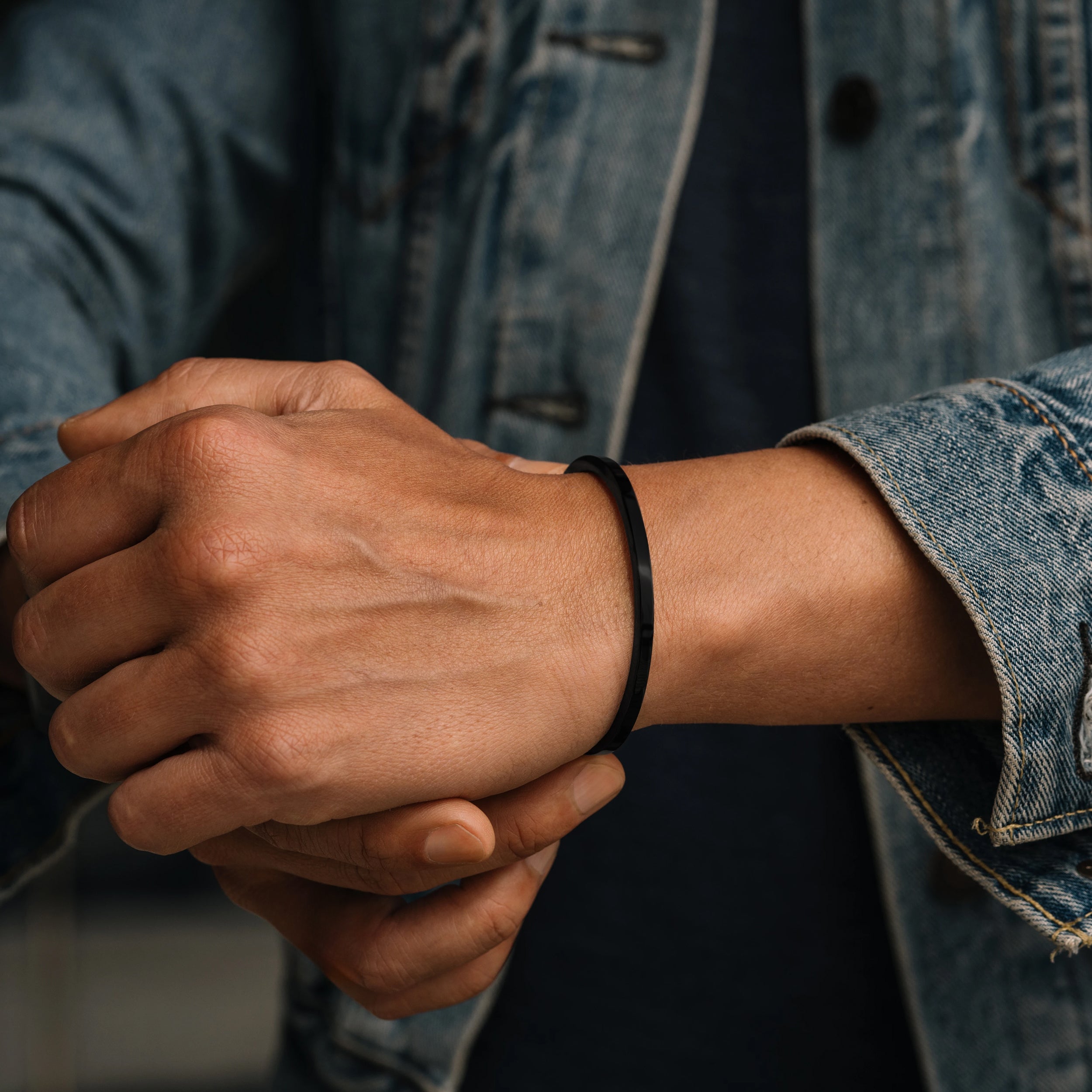 Minimal Cuff Bracelet - Matte Black 4mm