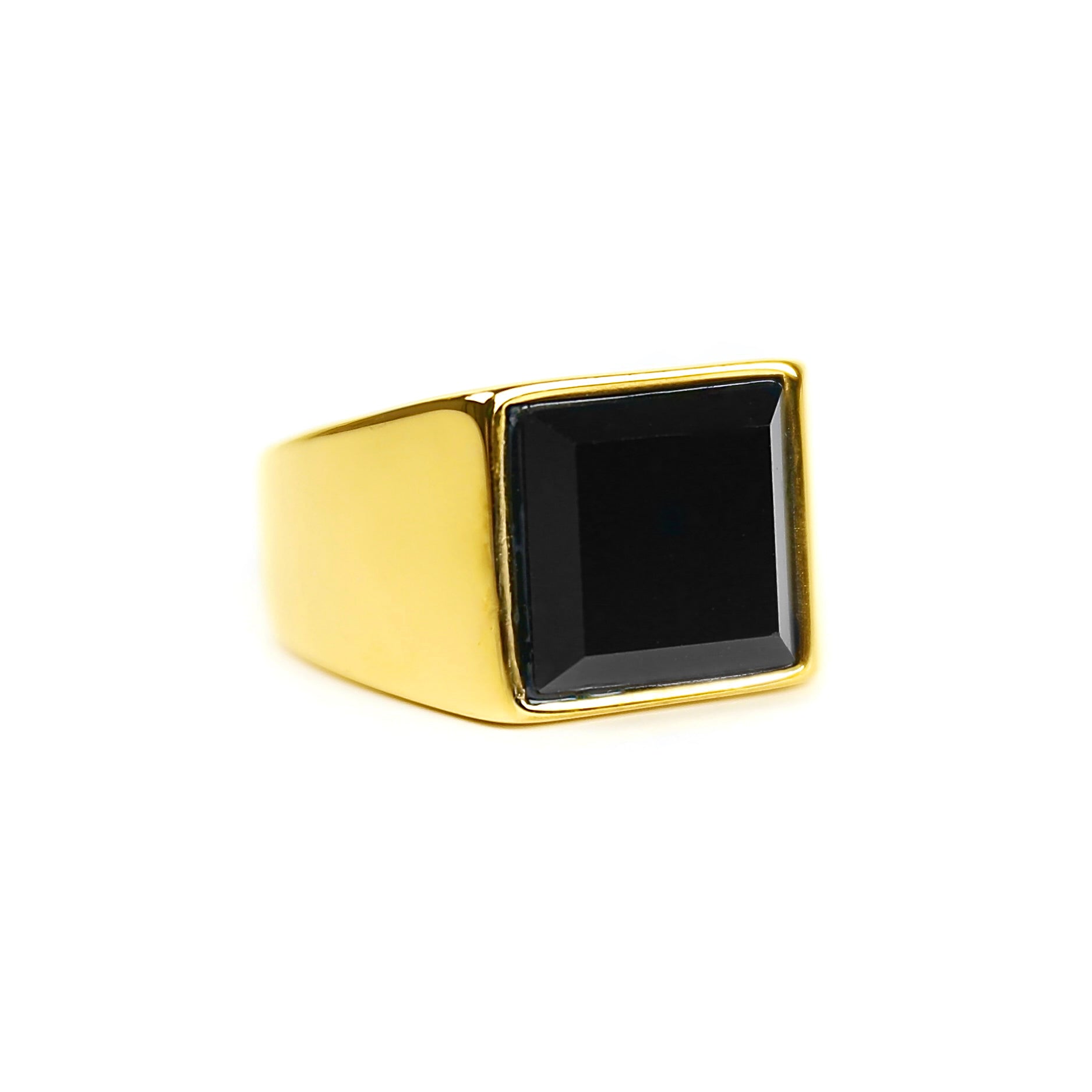 Modern Onyx Ring - Gold
