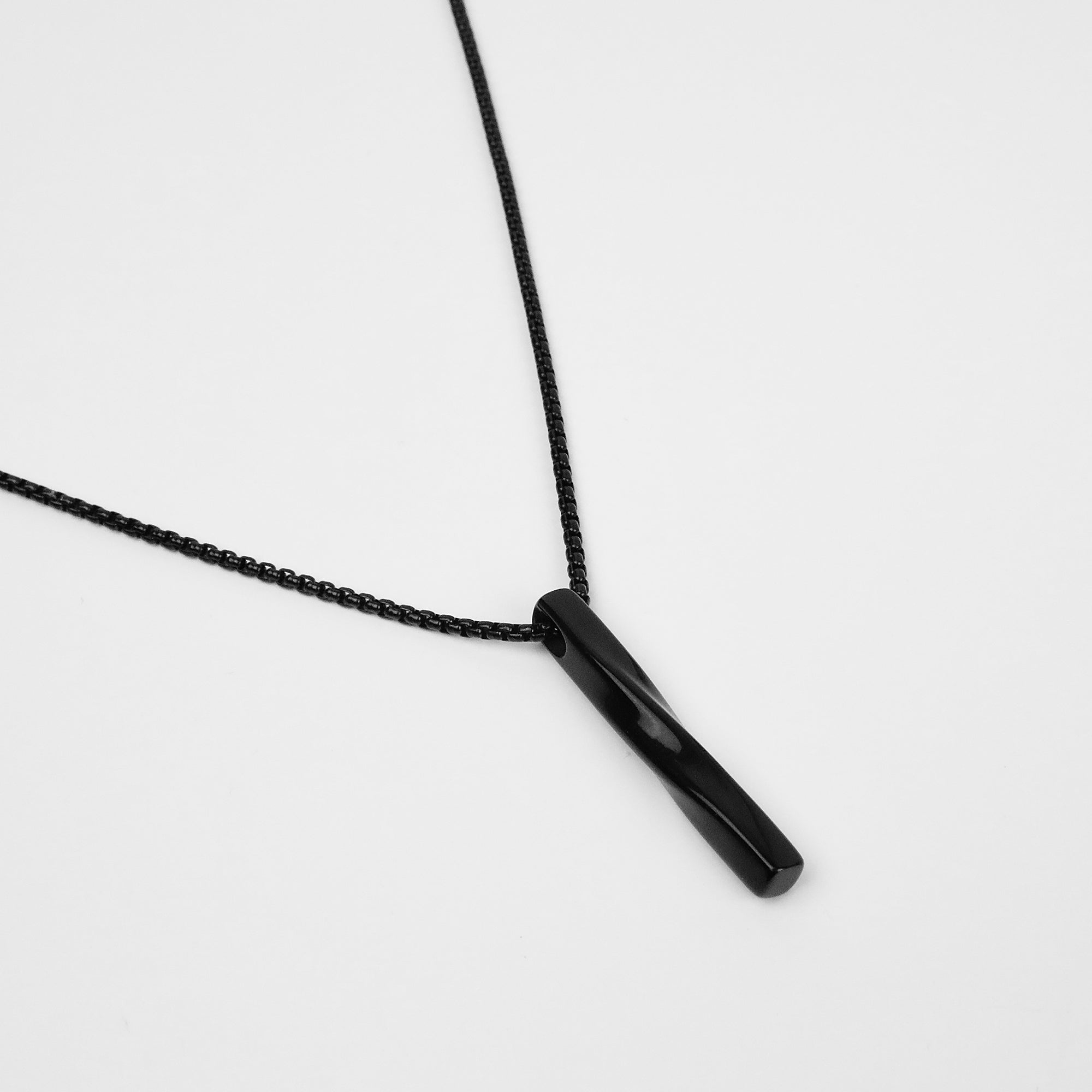 Twisted Bar Necklace - Black