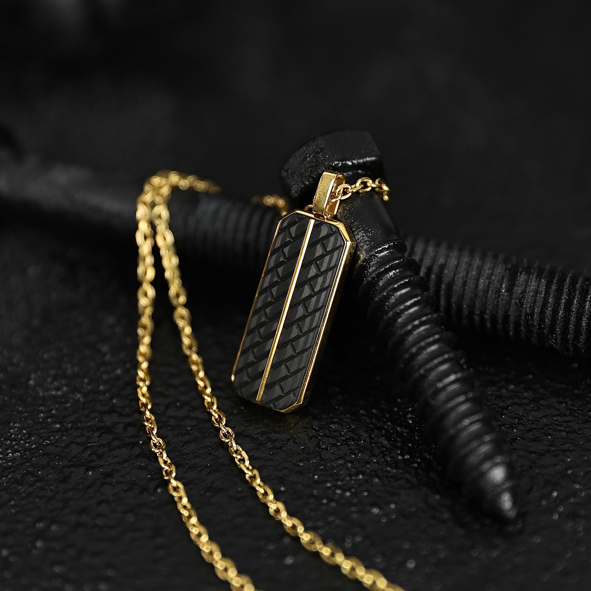 Tread Carbon Fiber Tag Necklace - Gold x Black