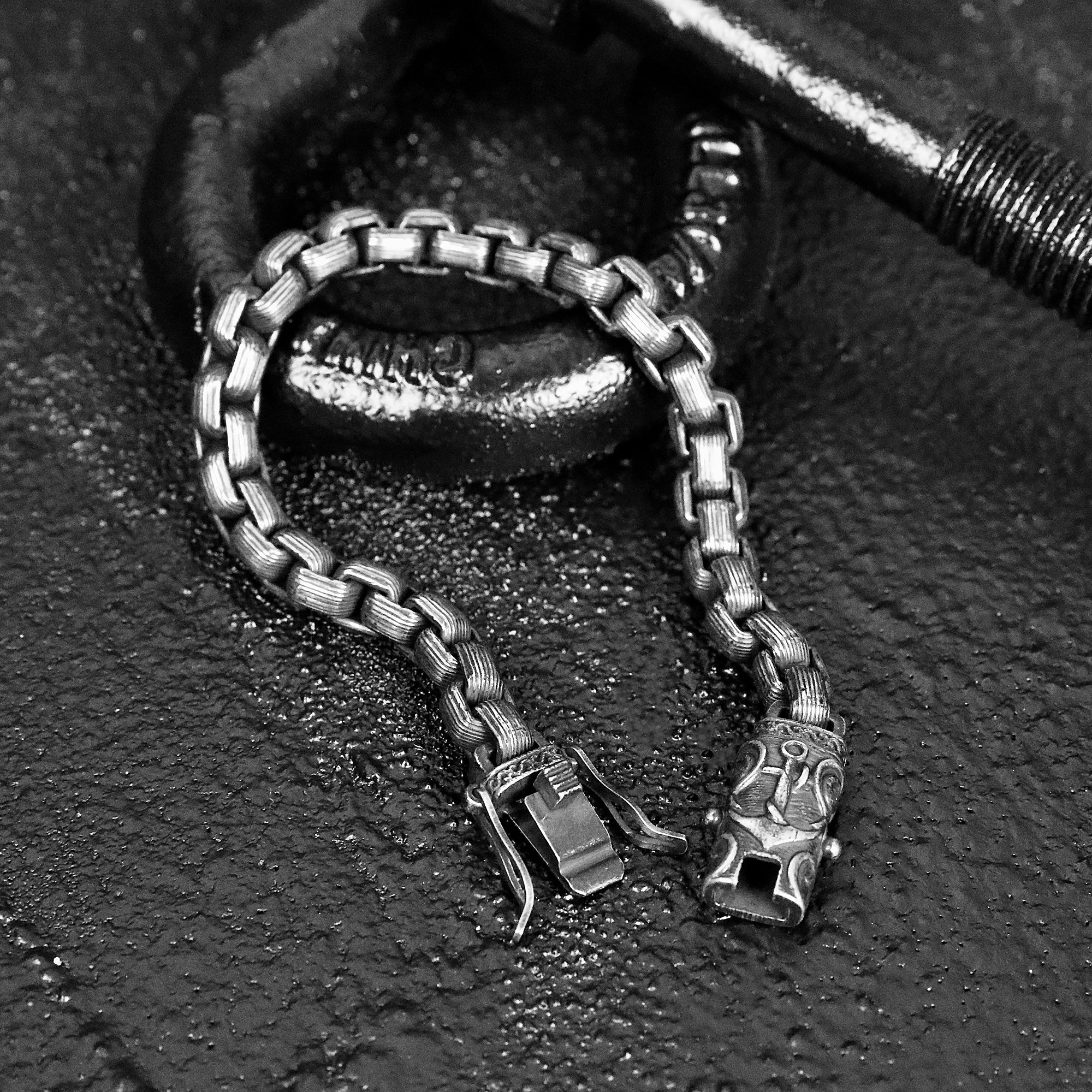 Anchor Box Chain Bracelet - Aged Silver 8mm