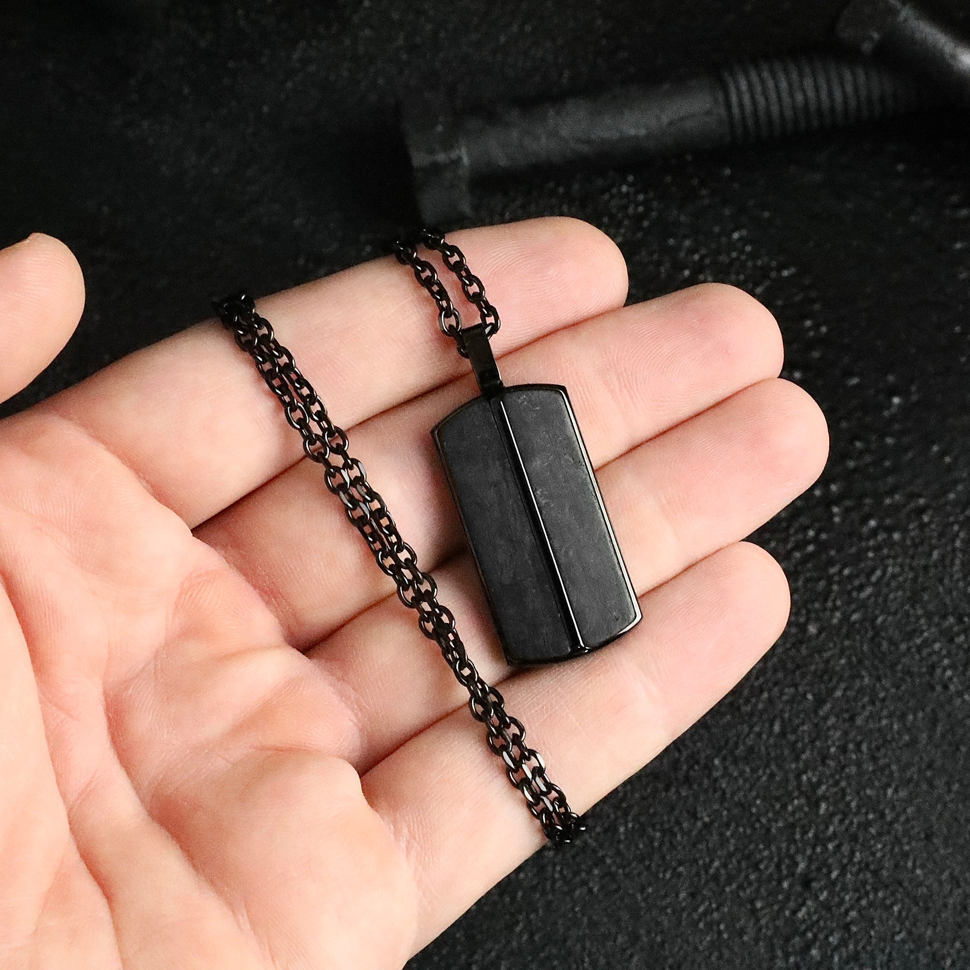Sleek Carbon Fiber Tag Necklace - Black